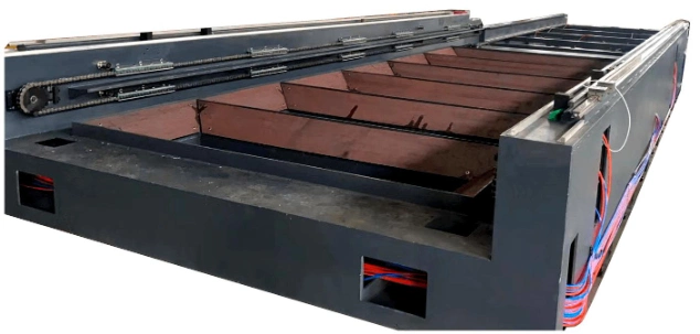 Perfect Fully Cover 6kw Laser Cutting Machine Size 1500mm*3000mm